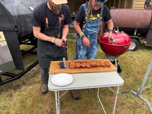 BBQ tutorial with bbq champion Simon Dyer